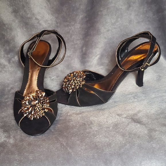 Shoes - Picture 2 of 5